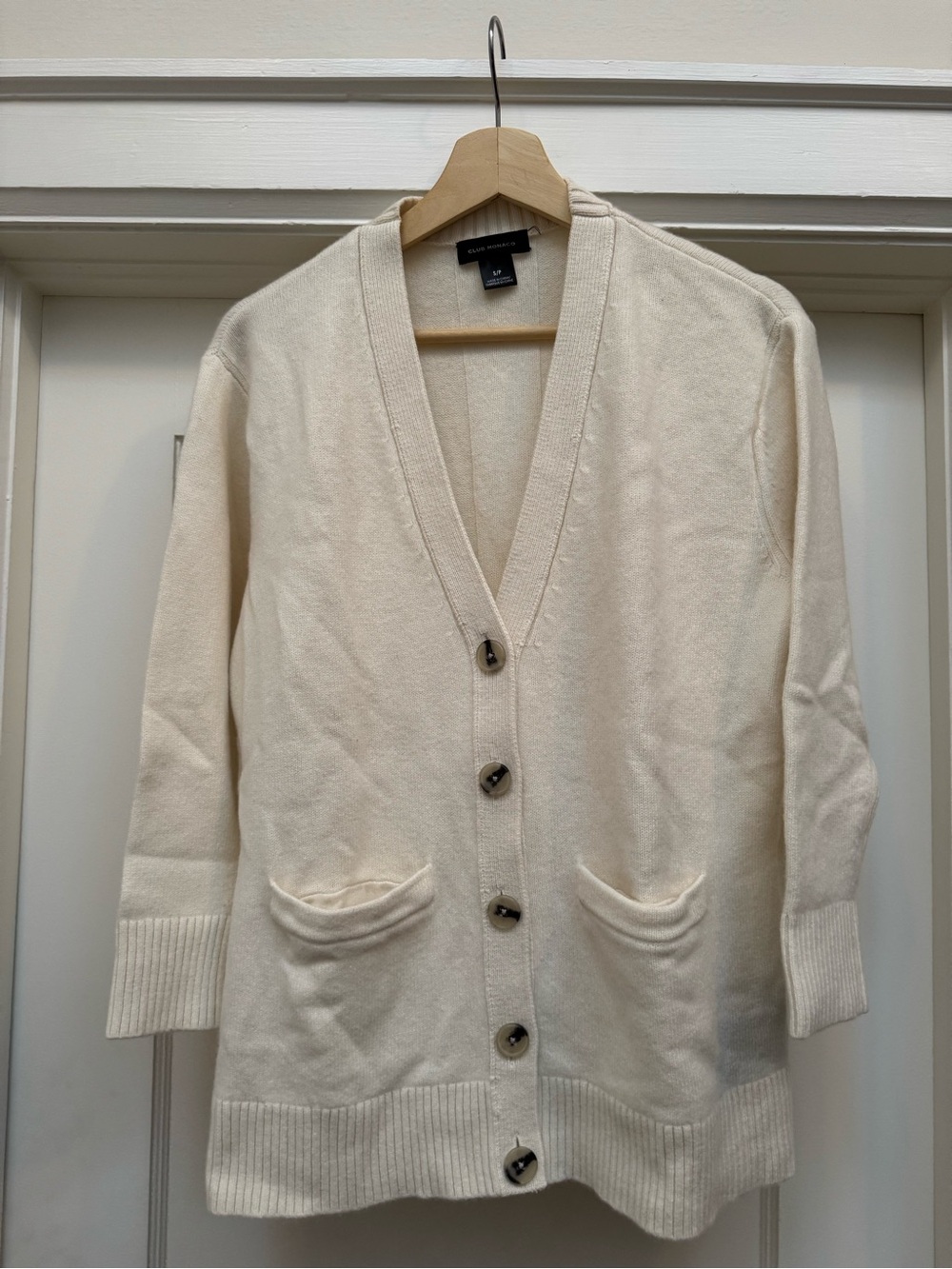 Club Monaco | Cream V-Neck Button Cardigan